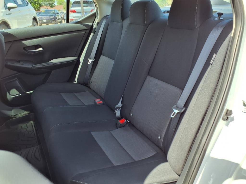 Vehicle image 13 of 30