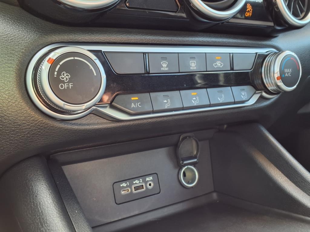 Vehicle image 23 of 30
