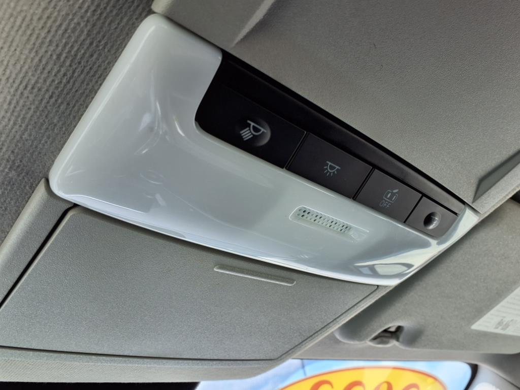 Vehicle image 27 of 30