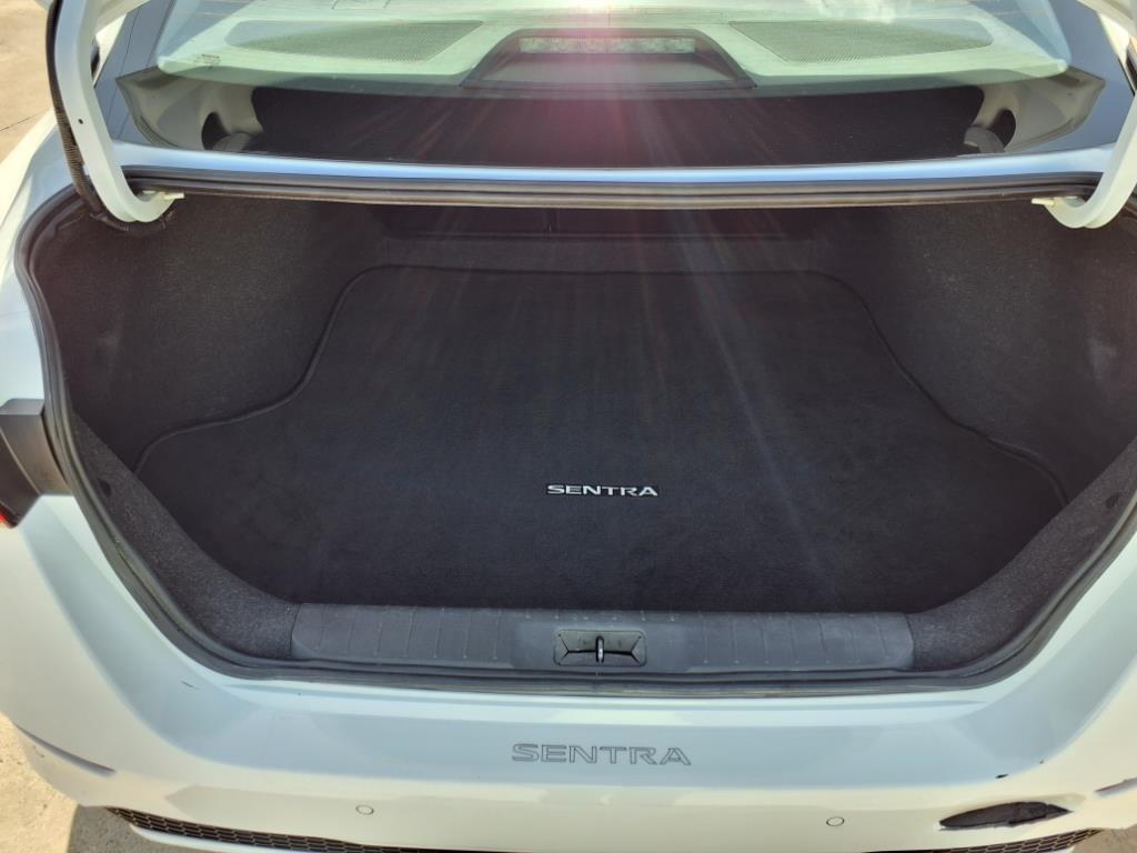 Vehicle image 10 of 30