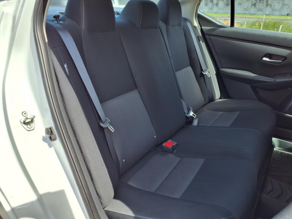 Vehicle image 12 of 30