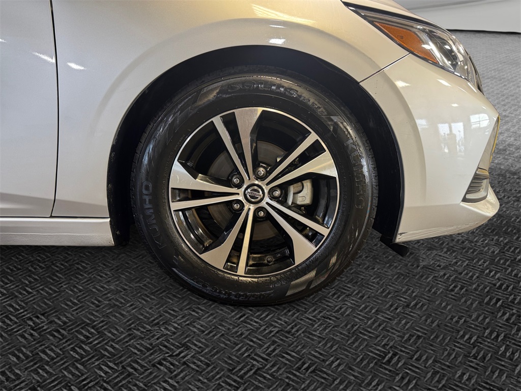 2023 Nissan Sentra SV Image 10 of 32