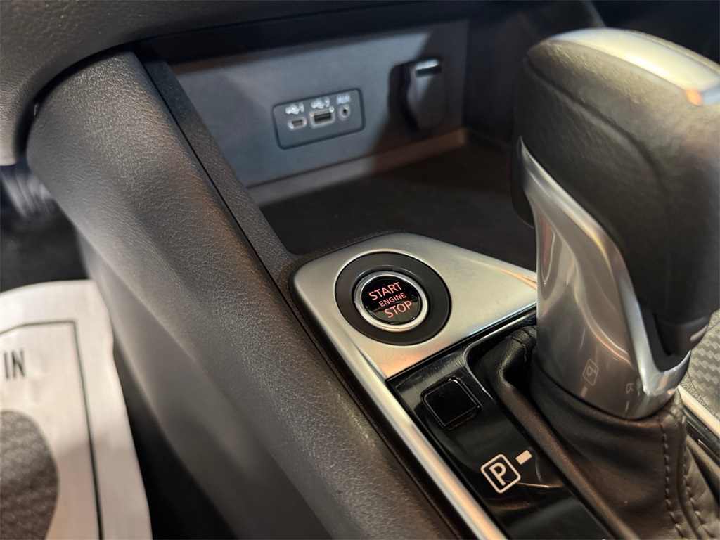 2023 Nissan Sentra SV Image 25 of 32