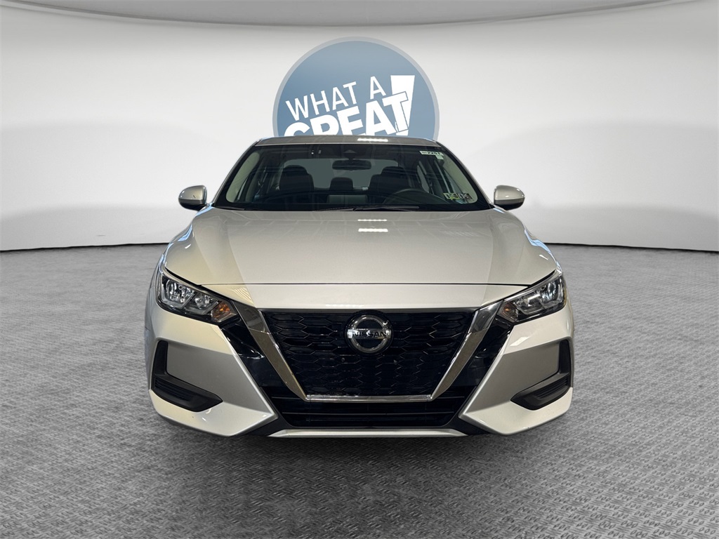 2023 Nissan Sentra SV Image 2 of 32