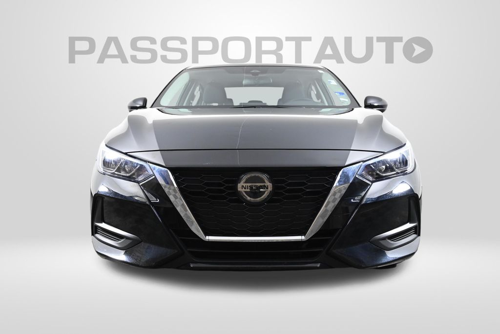 2023 Nissan Sentra SV Image 2 of 31