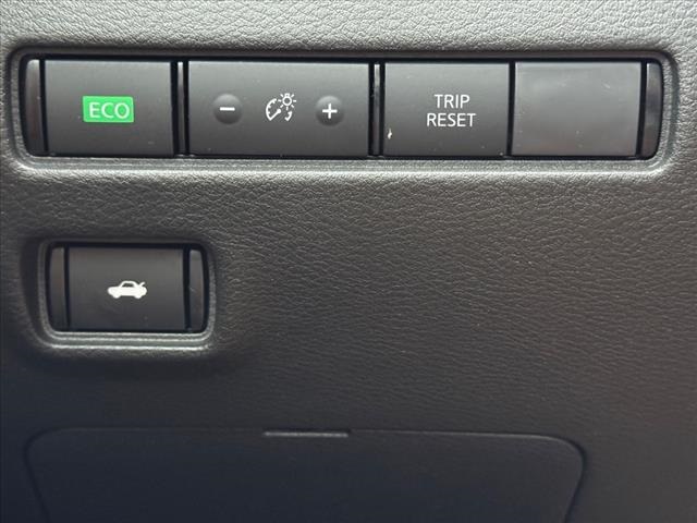 Vehicle image 17 of 25