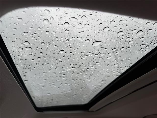 Vehicle image 14 of 25