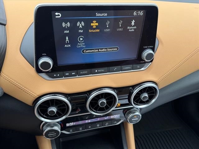Vehicle image 11 of 25