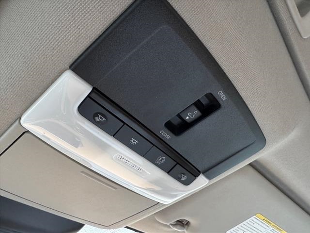 Vehicle image 15 of 25