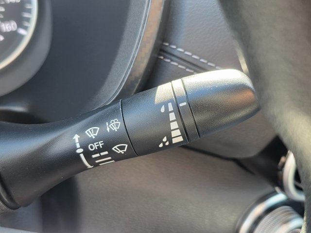 Vehicle image 31 of 38