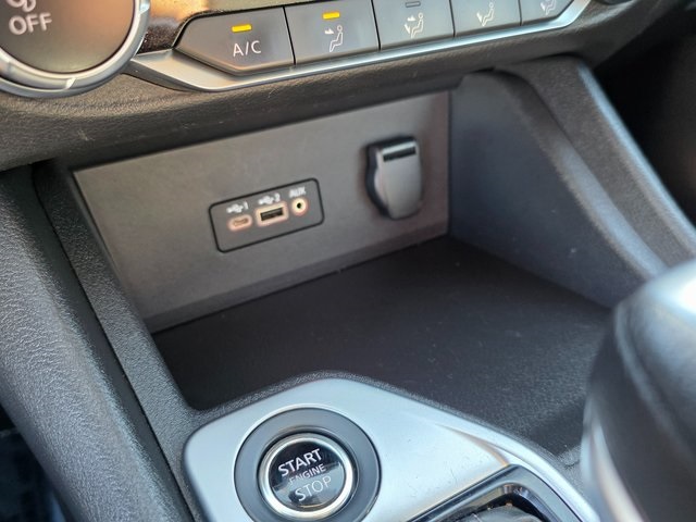 Vehicle image 35 of 38