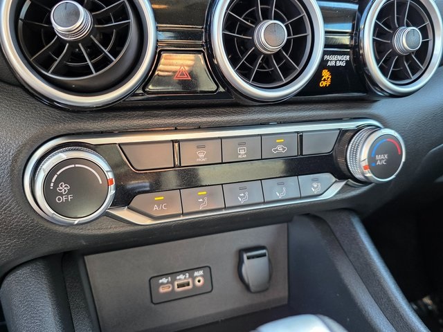 Vehicle image 26 of 38