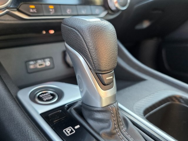 Vehicle image 25 of 38