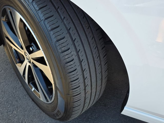Vehicle image 8 of 38