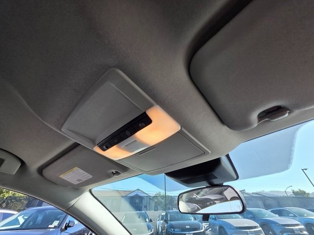 Vehicle image 34 of 38