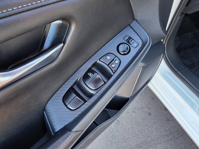 Vehicle image 29 of 38