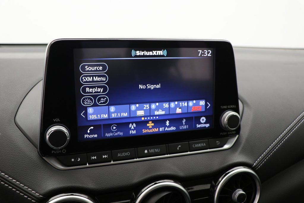 Vehicle image 17 of 22