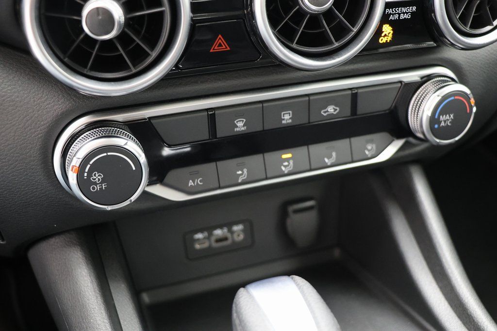 Vehicle image 18 of 22