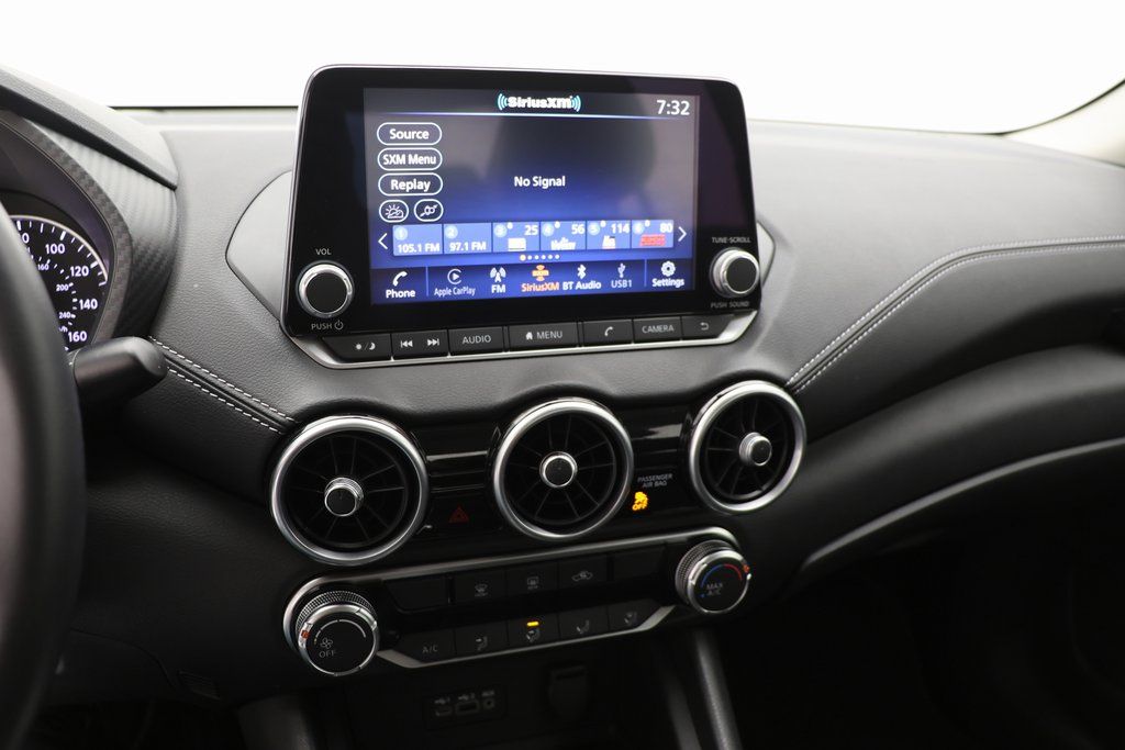 Vehicle image 20 of 22