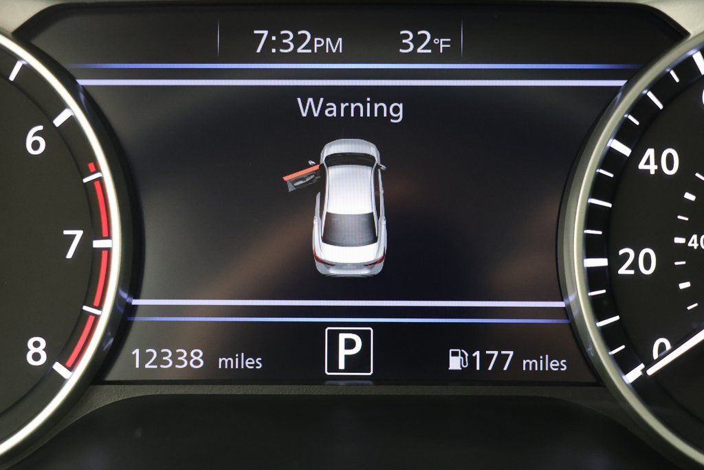 Vehicle image 16 of 22