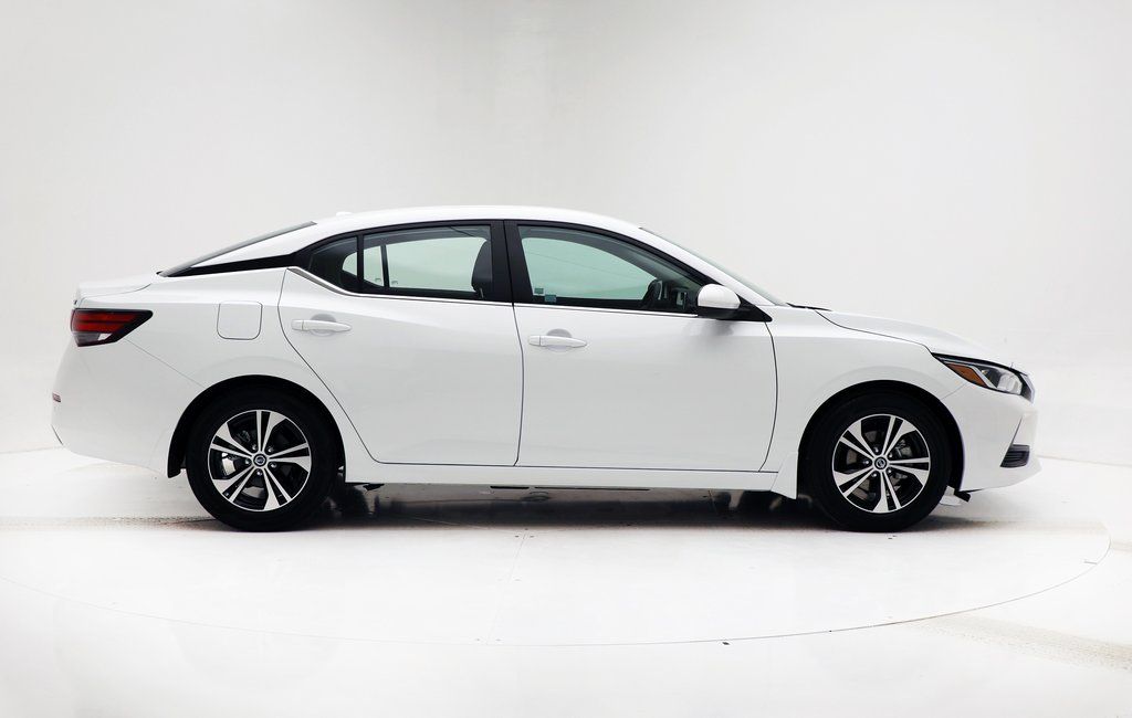 Vehicle image 2 of 22