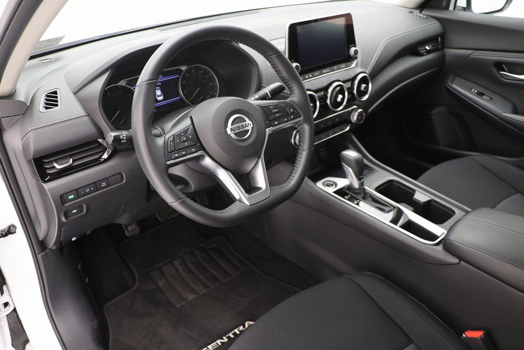 Vehicle image 12 of 22