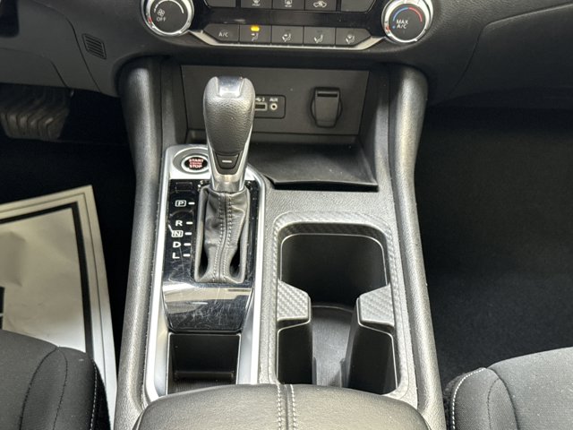 Vehicle image 25 of 27
