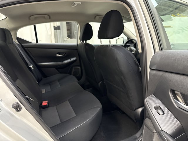 Vehicle image 12 of 27