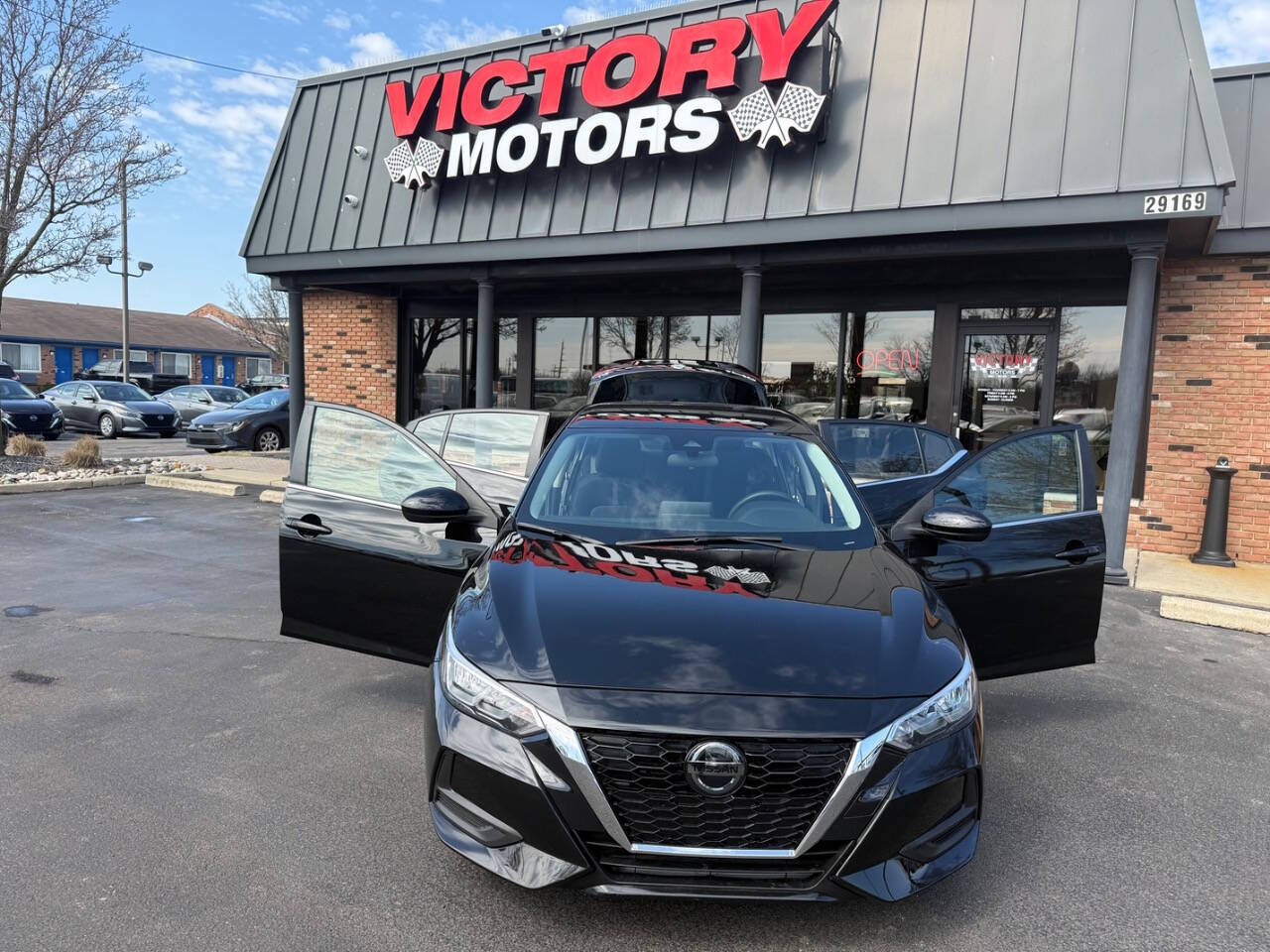 2023 Nissan Sentra SV Image 3 of 41