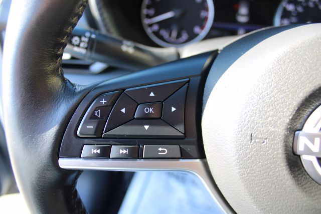 Vehicle image 15 of 48