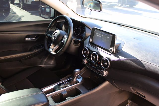 Vehicle image 43 of 48