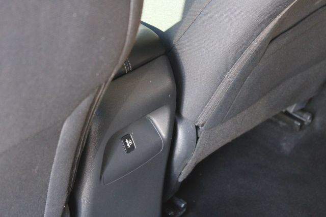 Vehicle image 36 of 48