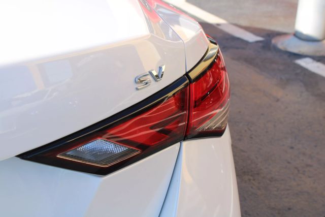 Vehicle image 6 of 48