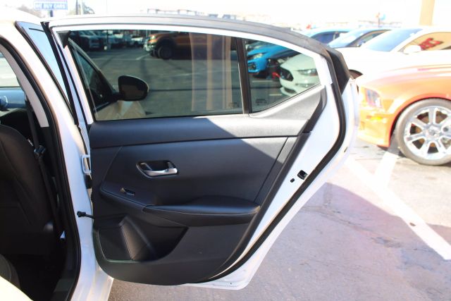 Vehicle image 39 of 48