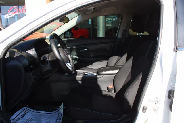 Vehicle image 10 of 48