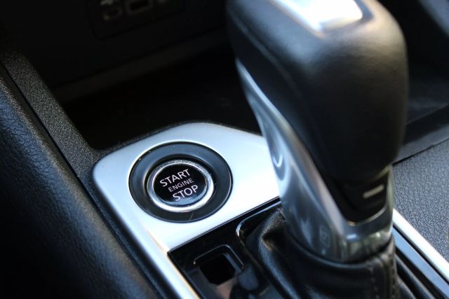 Vehicle image 23 of 48