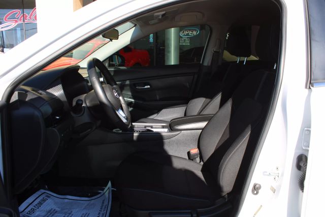 Vehicle image 11 of 48
