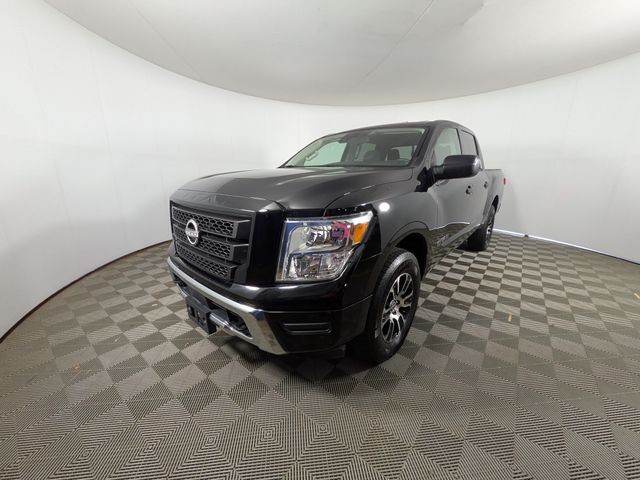 2023 Nissan Titan SV Image 2 of 31
