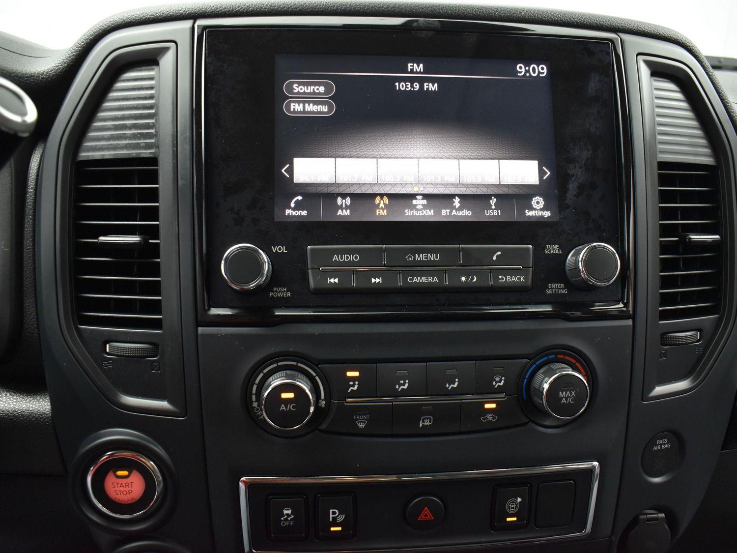 Vehicle image 20 of 26