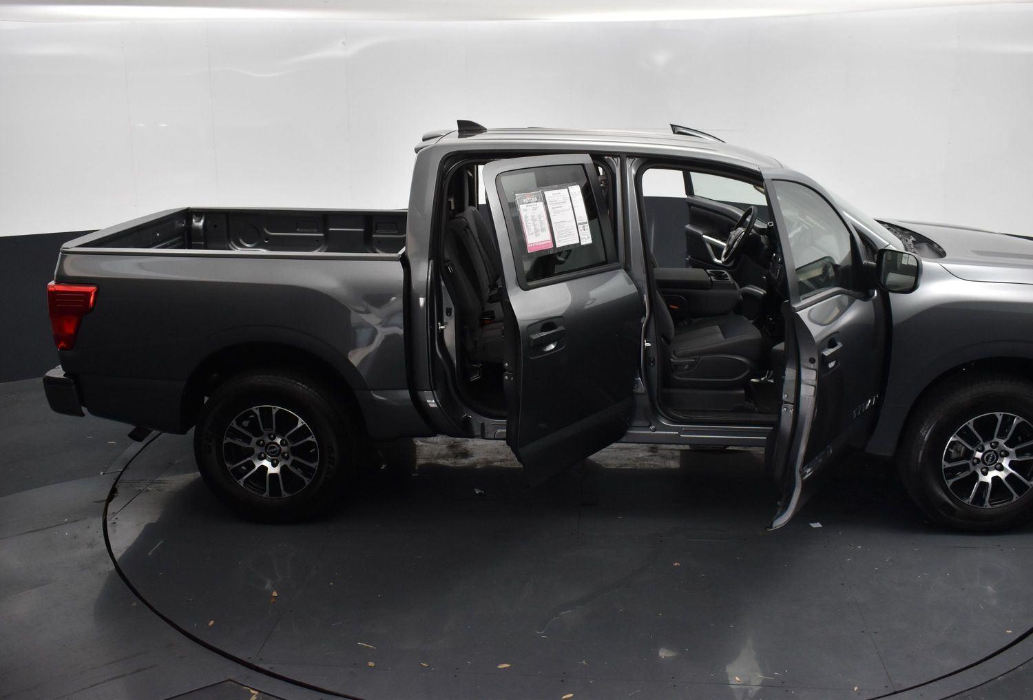Vehicle image 7 of 26