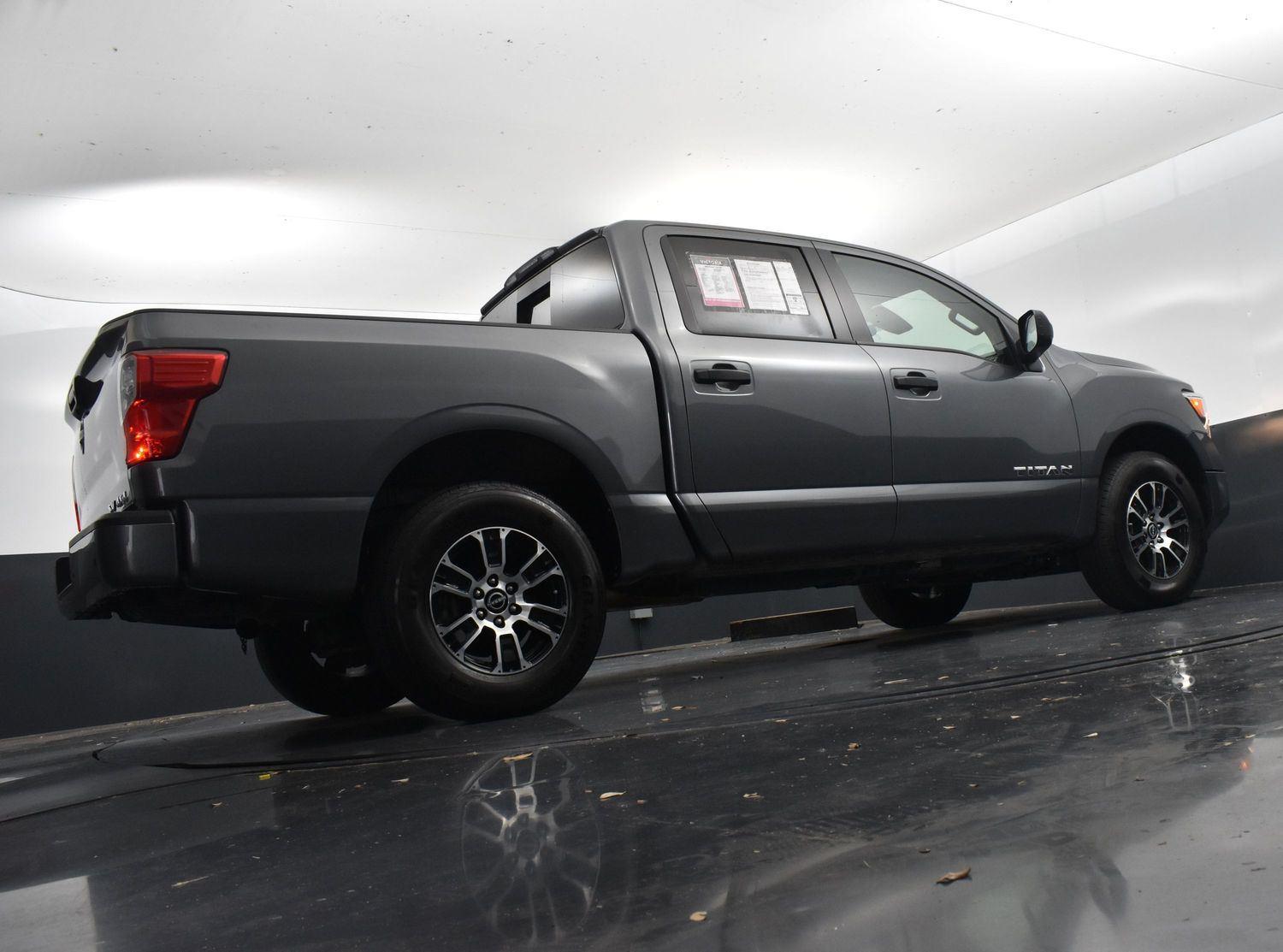 Vehicle image 8 of 26