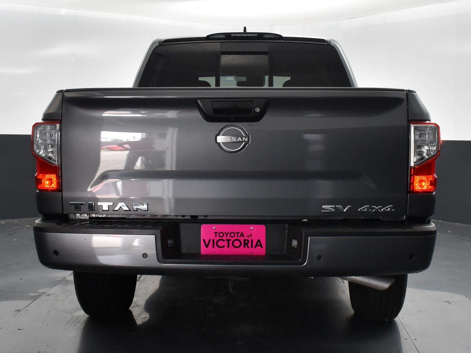 Vehicle image 11 of 26