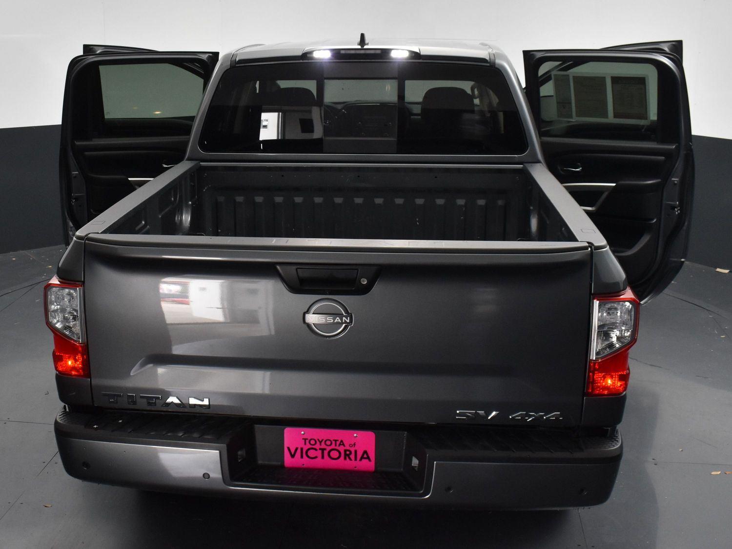 Vehicle image 16 of 26