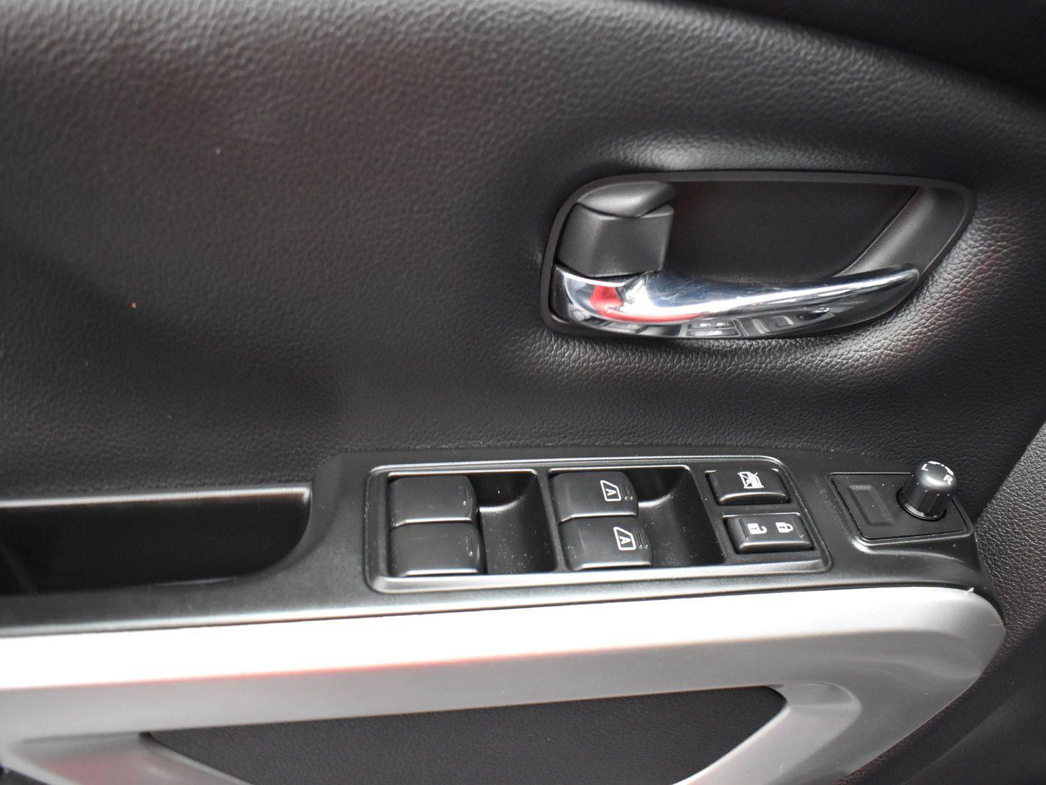 Vehicle image 21 of 26