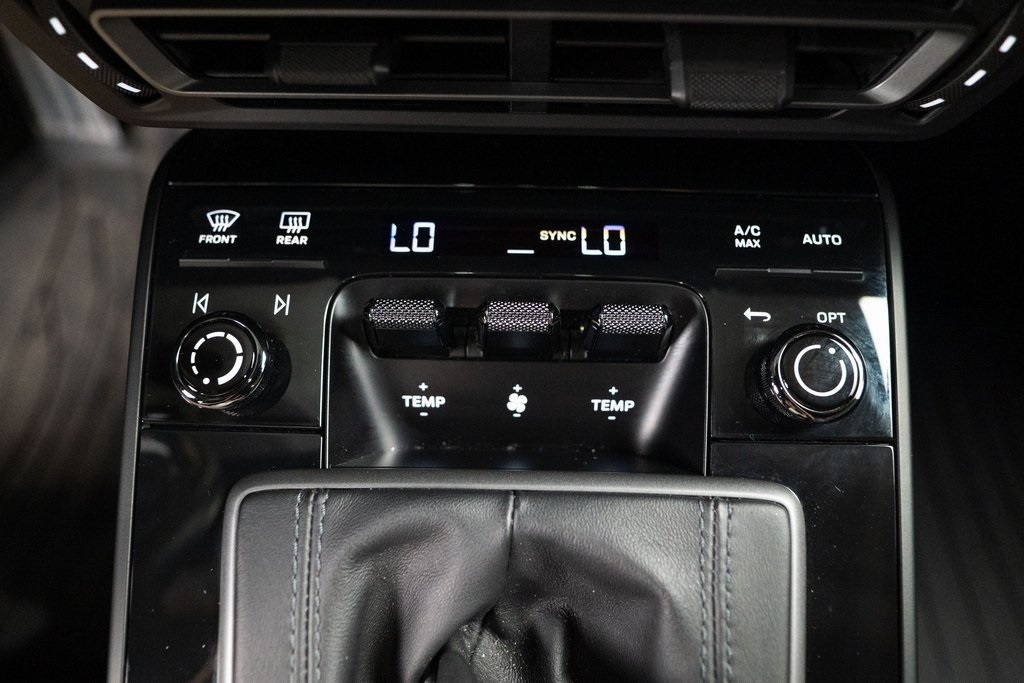 2023 Porsche 911 Carrera T Image 29 of 36