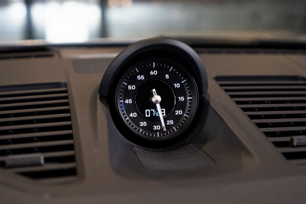 2023 Porsche 911 Carrera T Image 15 of 36