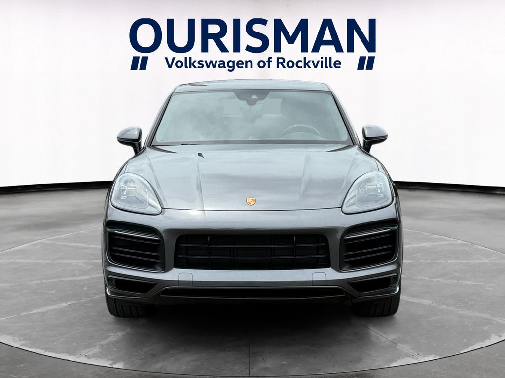 2023 Porsche Cayenne GTS Image 2 of 28