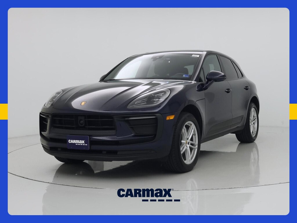 2023 Porsche Macan Image 1 of 22