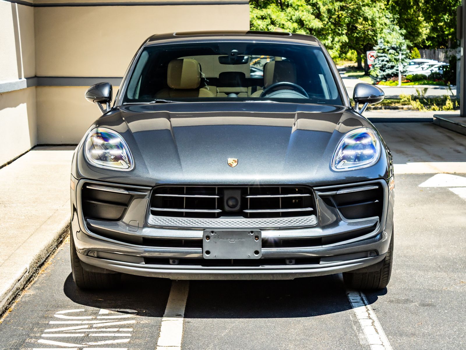 2023 Porsche Macan Base Image 3 of 25