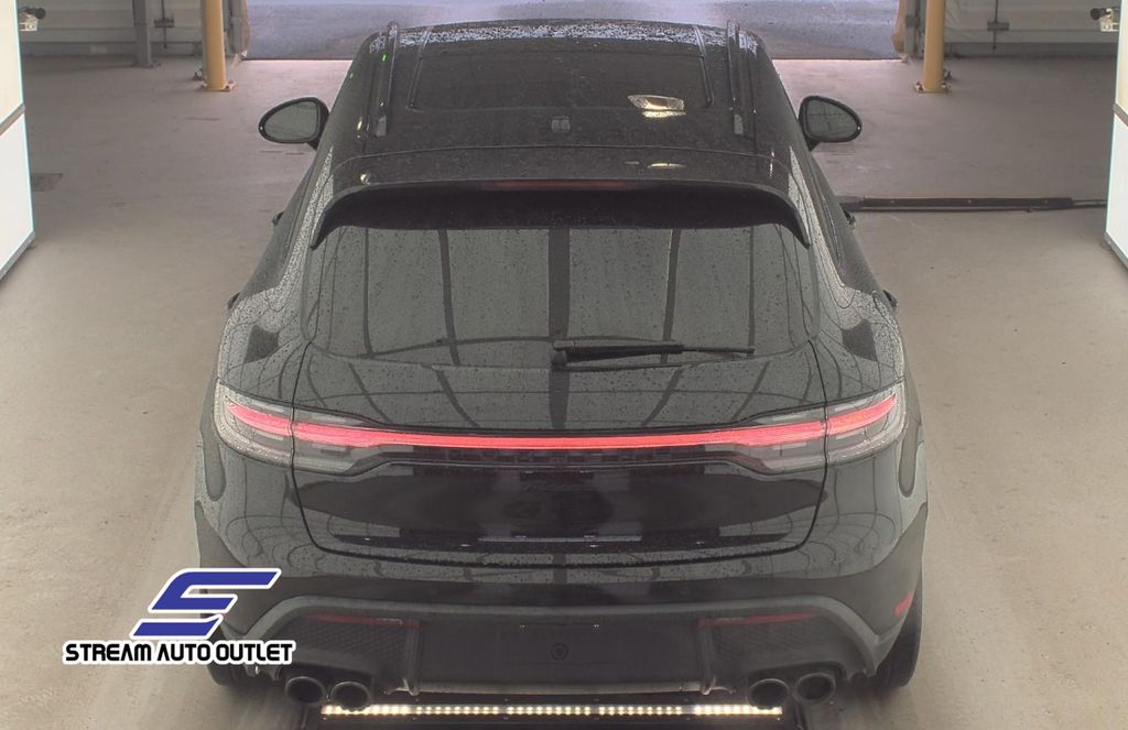 Vehicle image 9 of 25